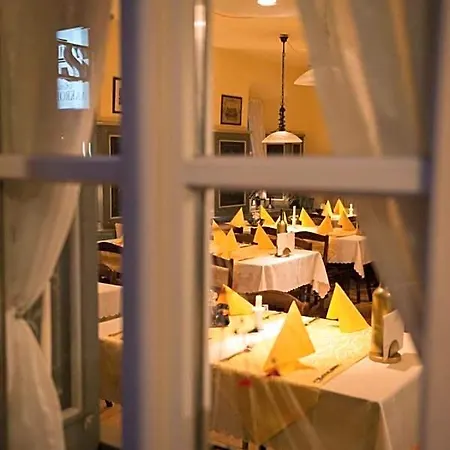Zum Loewen - Restaurant Akropolis Fogadó Hausach